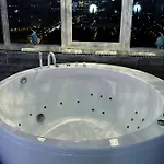 Sky Flat Jacuzzi Sauna 27 Floor アパート