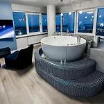 アパート Sky Flat Jacuzzi Sauna 27 Floor