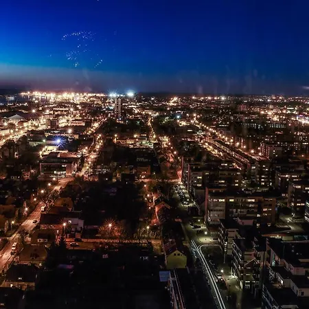 Sky Flat Jacuzzi Sauna 27 Floor Apartmán *