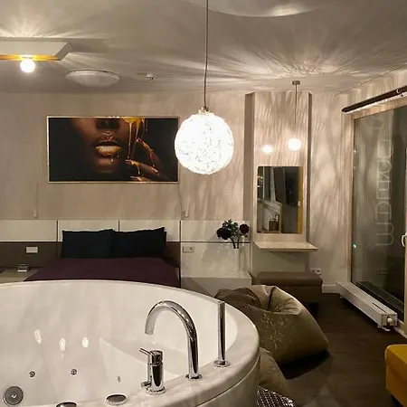 Sky Flat Jacuzzi Sauna 27 Floor * Klaipėda