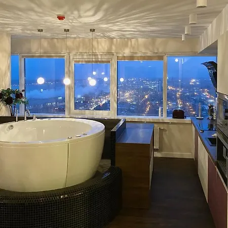 Апартаменты Sky Flat Jacuzzi Sauna 27 Floor