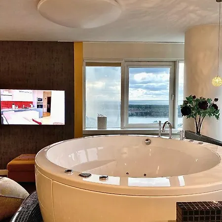 Sky Flat Jacuzzi Sauna 27 Floor Apartman Klaipėda