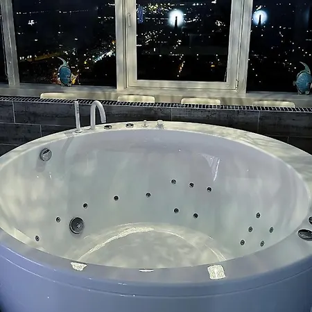 Sky Flat Jacuzzi Sauna 27 Floor Апартаменты