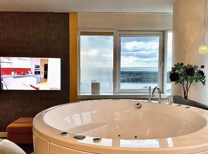 Sky Flat Jacuzzi Sauna 27 Floor Apartmán Klaipėda