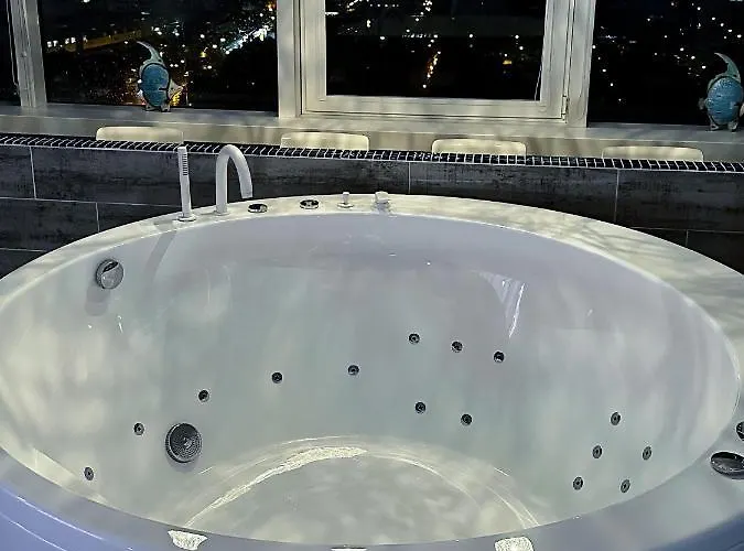 Sky Flat Jacuzzi Sauna 27 Floor Apartmán